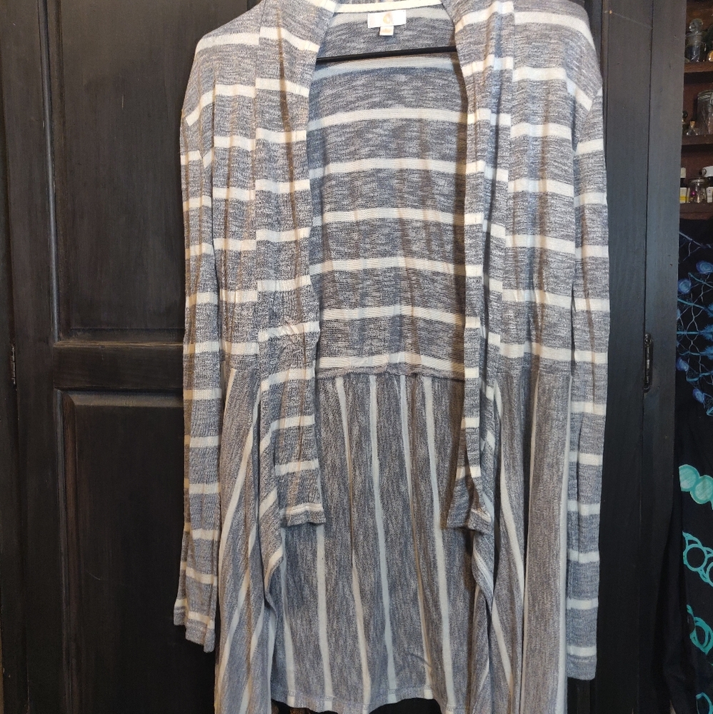 LAST CHANCE Charming Charlie Cardigan